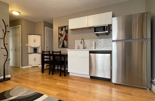 Dubuque House | Private king suite DBQ