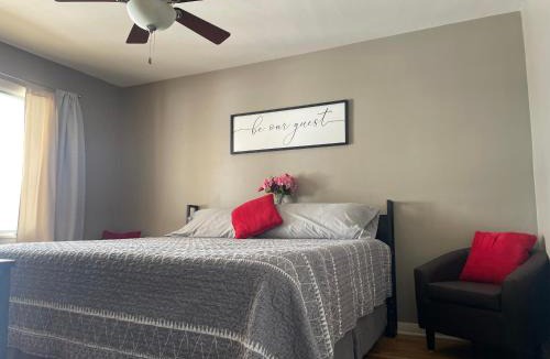 Dubuque House | Private king suite