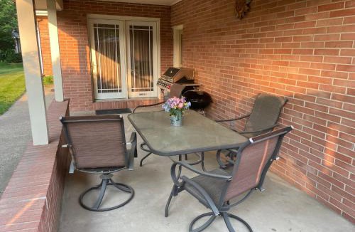 Dubuque House | Private king suite