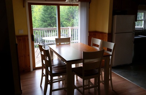 Hanover House | Private lake access on Howard Pond
