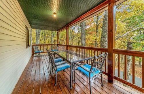 Terra Alta House | Private Lake Beach Cabin w Golf Pool Fire pit