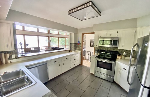 Birchdale House | Private Lake Home : Spacious 1+ acre lot on Big Birch Lake