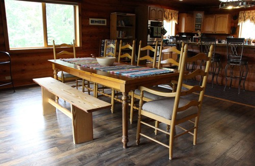 Susitna North Cabin | Private lakefront cabin with WiFi in charming Talkeetna, Alaska