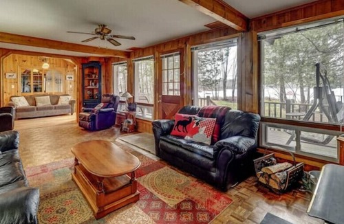 Head Lake Cottage | Private Lakefront Cottage on Rush Lake