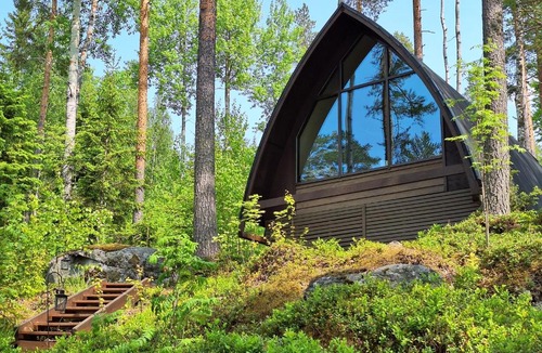 Hankasalmi Ski Chalet | Private Lakefront Dome Cabin Sauna & Breakfast Lumous