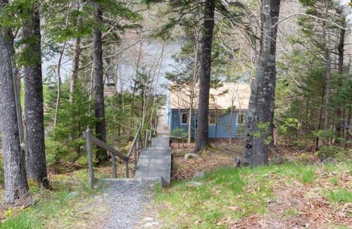Prospect Bay House | Private Lakefront Escape Swim Sip Wine Stargaze 25 Mins to Halifax