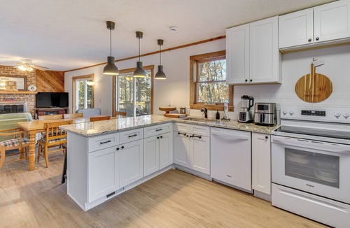 Reed Creek House | Private Lakefront Home w/Views & Dock in Hartwell