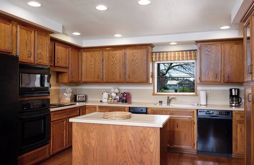 Fort Lewis House | Private Lakefront Home near Seattle, Mt Rainier & Ocean Shores