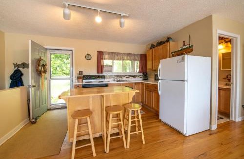 Charlevoix House | Private Lakefront House On Peaceful Private Lake