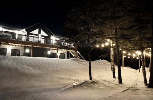 Thorne Cottage | Private lakefront retreat with Hot Tub, Kayaks, and sunset views
