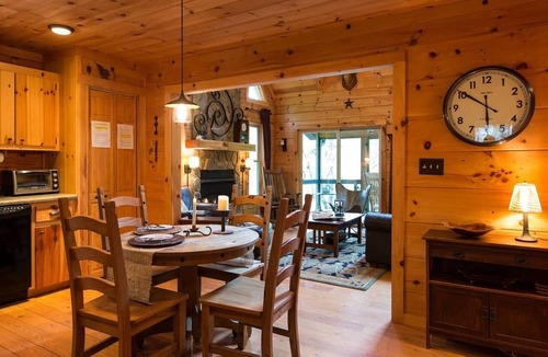 Mill Spring Cabin | Private Lakefront Sanctuary. Dock, Kayaks, Peaceful Views.