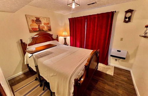 Gresham Bed & Breakfast | Private level of the house with SPA near PDX and famous waterfalls and mountain!