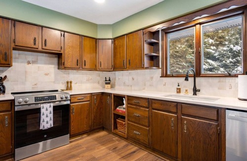 Ephraim House | Private location, close to town, to play, hunt, or unwind—seclusion without sacrificing convenience