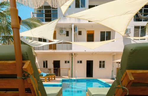 Brisas de Zicatela Apartment | Private loft -Pool- Walk Everywhere La Punta-Kitchen & Wi-Fi-Free Breakfast