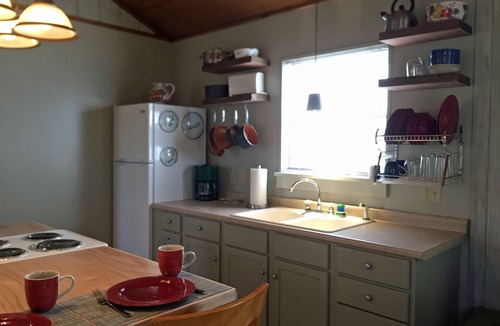 Spencer Cabin | Private Log Cabin in the Woods! 5min to park. Water View!