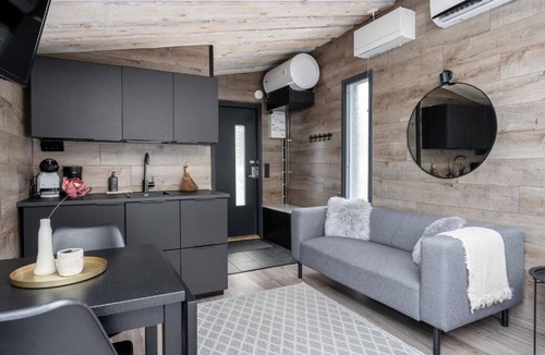 Jamsa House | Private & Luminous Suite with lake views