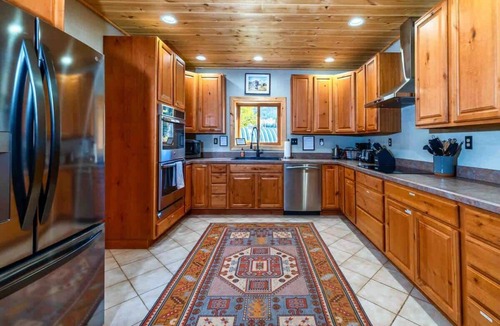 Kremmling House | Private & Lux Gore Pass Adventure Cabin W/Hot Tub