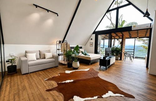 Cocorna Apartment | Private Luxury A-Frame with Jacuzzi & Mountain View