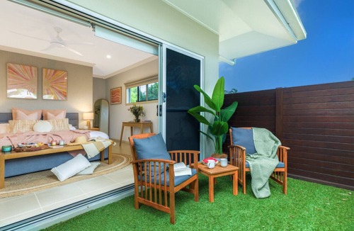 Trinity Park House | Private Luxury Haven: SUV Hire, Pool, Near Marina
