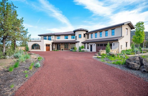 Terrebonne House | Private Luxury Home On Crooked River
