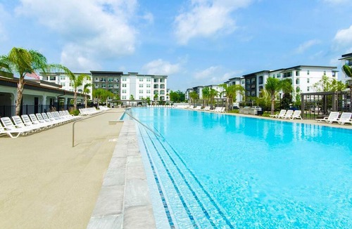Conroe Apartment | Private Luxury Mid-Rise near The Woodlands, Perfect for Long & Short term stay
