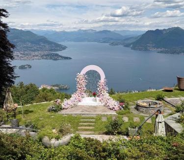 Carciano Bed & Breakfast | Private Luxury Spa & Silence Retreat with Spectacular View over the Lake Maggiore