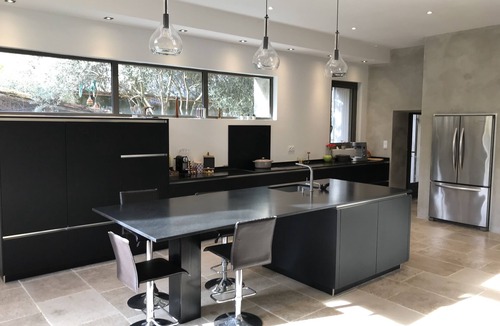 Carpentras House | Private mansion with bucolic garden in the heart of the city.