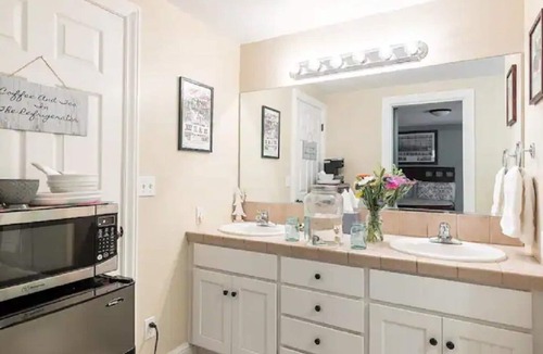 Nevada City House | Private master bed/bath with separate entrance and porch.