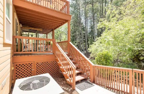 Nevada City House | Private master bed/bath with separate entrance and porch.