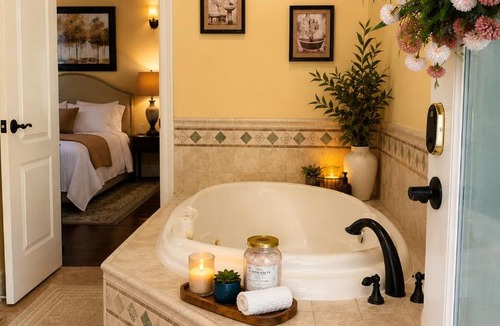 Fair Oaks House | Private Master suite with Sauna and Bathtub