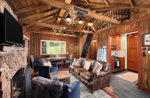 Green Mountain Falls Cabin | Private Mountain Cabin w/Hot Tub, Loft & Fire Pit, by Forest & Peak Retreats