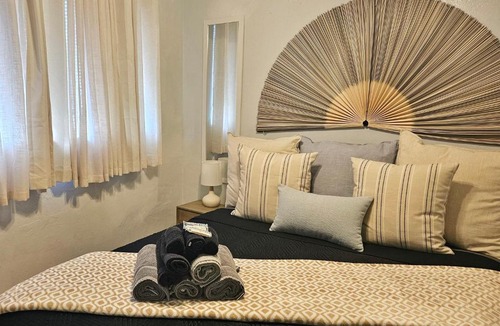 West Park Apartment | Private Modern 1 Bedroom 6 Miles to Hard Rock Stadium