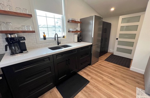 Brampton Apartment | Private Modern Garden Suite with Pool, Sauna and Fitness Area