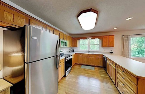 Canton House | Private mountain hideaway with mountain views & large deck - close to Asheville
