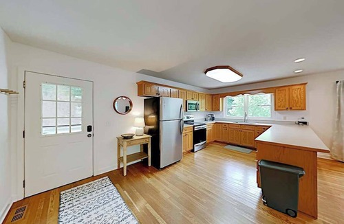 Canton House | Private mountain hideaway with mountain views & large deck - close to Asheville
