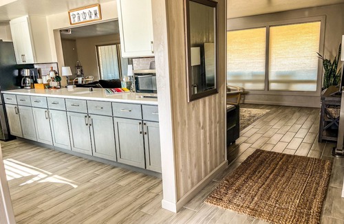 Tres Lomas North House | Private Mountain Views 3bed-2bath 5 min from City.Desert Oasis.
