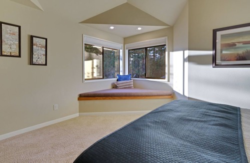 Century West Hotel | Private Mt. Bachelor Village suite in Bend with access to resort hot tubs/pool