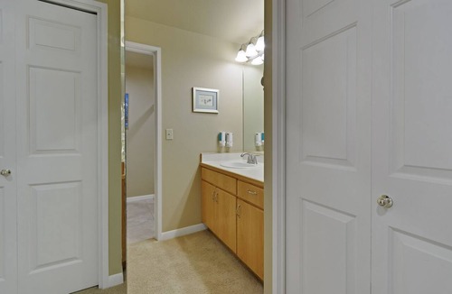 Century West Hotel | Private Mt. Bachelor Village suite in Bend with access to resort hot tubs/pool