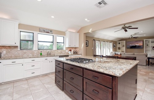 Weimar House | Private Nature Retreat with Fishing & Pickleball