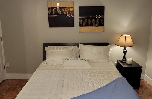 Hallandale Beach Apartment | Private Nook in Hallandale/Aventura. Centered to the Beaches & Downtowns