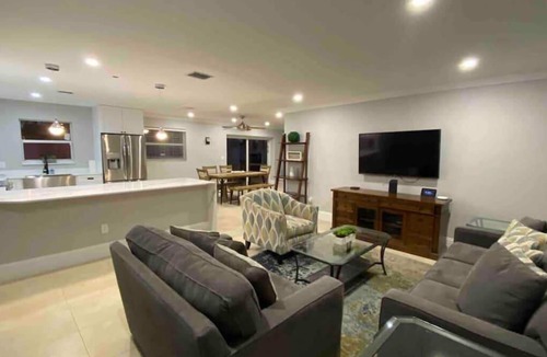 Pompano Beach House | Private Oasis Pompano - Private Heated Pool - Less than a Mile to the Beach