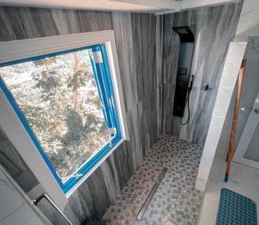 Ciales House | Private Oasis with Jacuzzi & Pool for Two