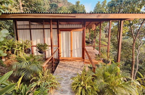Minca Cabin | Private ocean view cabin on Minca Sintropia sustainable lodge & coffee finca