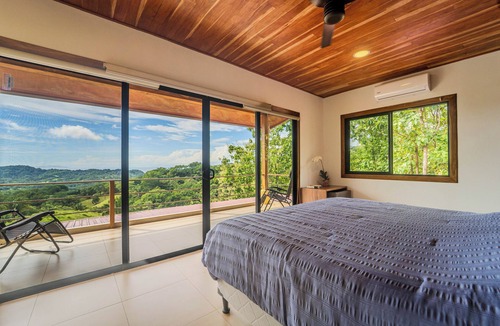 Corozalito Villa | Private Ocean View Villa: Nature Retreat with Starlink and 4x4 Access