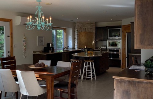 Bayview Cottage | Private, OCEANFRONT Summer Home, 4 Bdrm 3 bath in Cavendish Resort Area