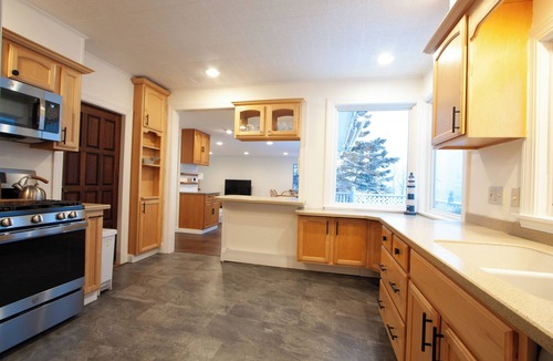 Brooklin House | Private Oceanfront Oasis 4-bedroom house in Brooklin perfect for your getaway