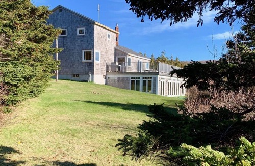 Margaree Harbour House | PRIVATE OCEANFRONT RETREAT - near The Cabot Trail & Cabot Cliffs Golf Course!
