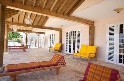 Islote Villa | Private Oceanfront Villa for Epic Group Getaways