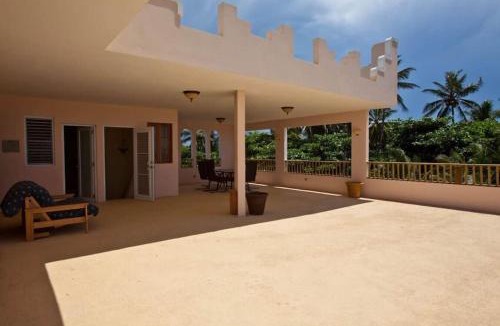 Islote Villa | Private Oceanfront Villa for Epic Group Getaways