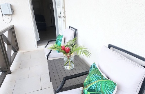 Welches Apartment | Private Patio Upstairs Condo Suite at Mangoville